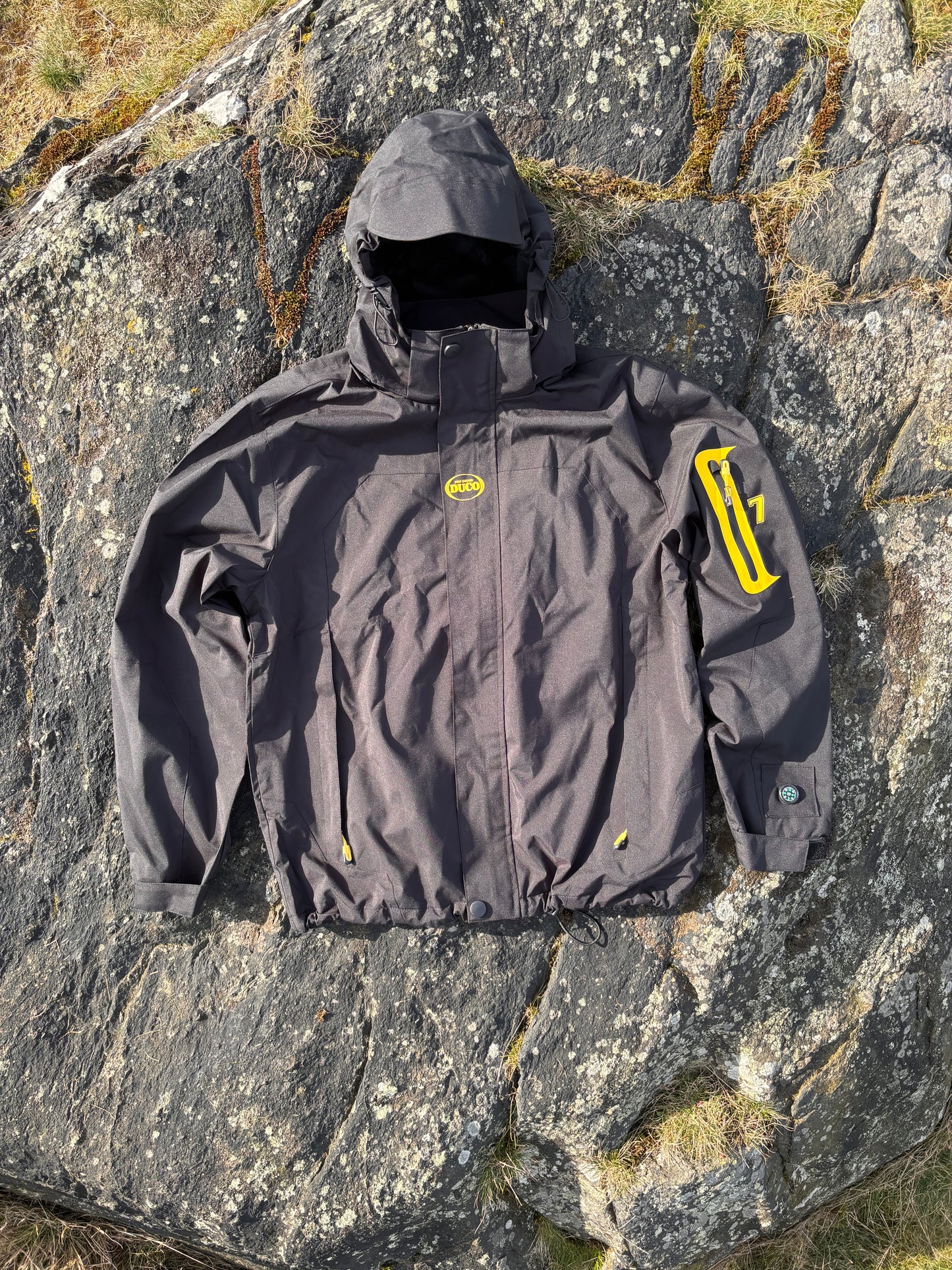 DUCO Waterproof- Black on Black